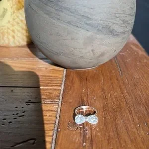 Old Navy Jewelry Size Bow Ring This Is Such A Pretty Ring So